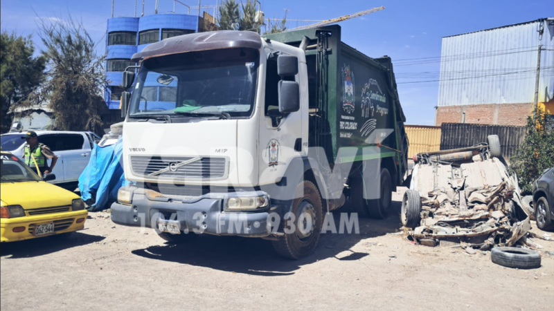 CONDUCTOR DETENIDO COMPACTADORA