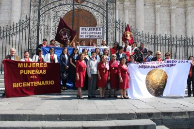 Condecoran a Mujeres del Bicentenario por su ardua labor